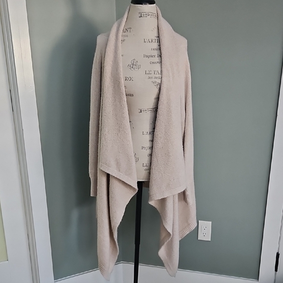 Old Navy Sweaters - Old Navy Soft Cream Drape Cardigan